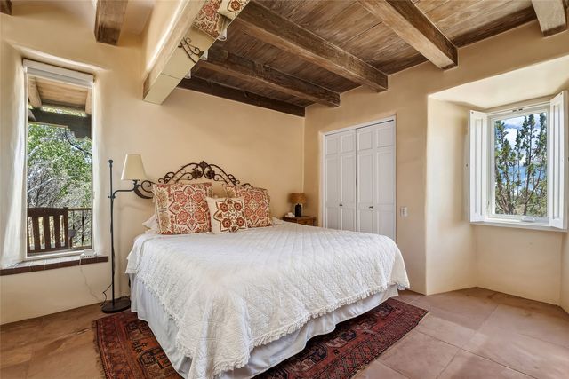 197 Circle Drive, Santa Fe, NM 87501