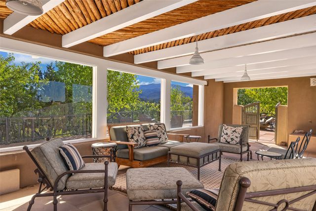 197 Circle Drive, Santa Fe, NM 87501