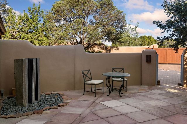197 Circle Drive, Santa Fe, NM 87501