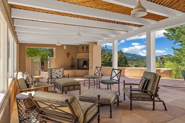 197 Circle Drive, Santa Fe, NM 87501