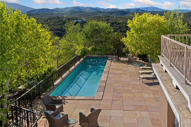 197 Circle Drive, Santa Fe, NM 87501