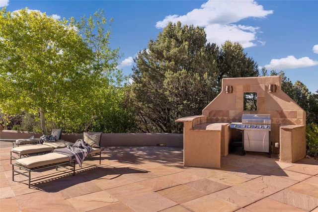 197 Circle Drive, Santa Fe, NM 87501