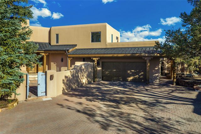 197 Circle Drive, Santa Fe, NM 87501
