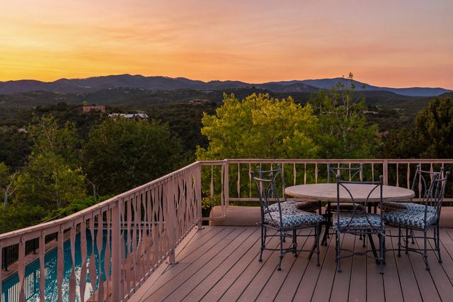 197 Circle Drive, Santa Fe, NM 87501