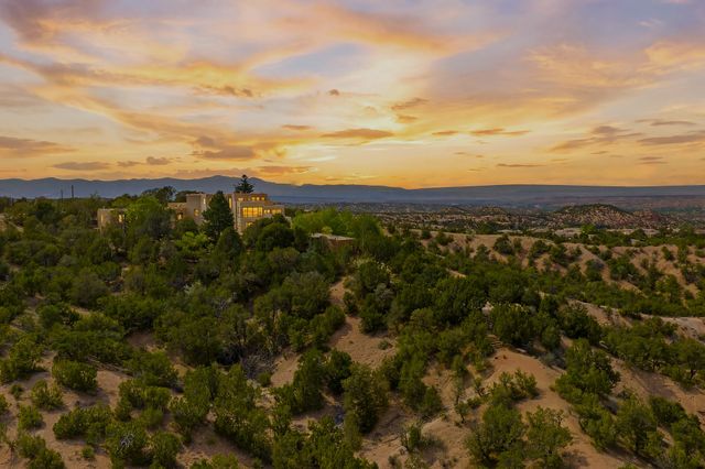 197 Circle Drive, Santa Fe, NM 87501