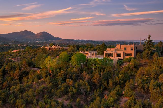 197 Circle Drive, Santa Fe, NM 87501