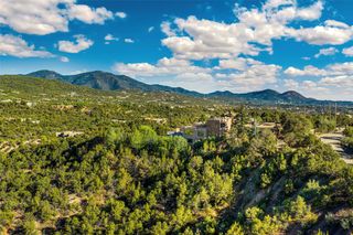 197 Circle Drive, Santa Fe, NM 87501