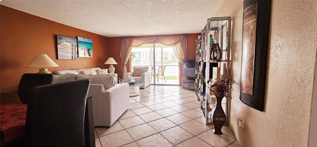 121 SE 3rd Avenue 106, Dania Beach, FL 33004