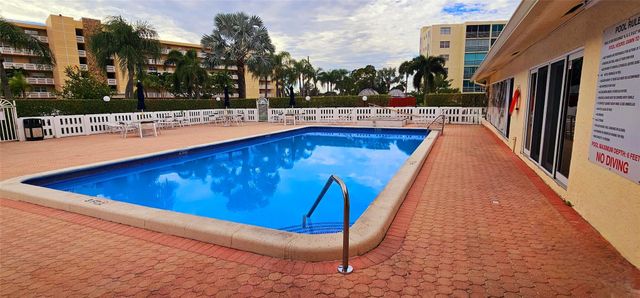 121 SE 3rd Avenue 106, Dania Beach, FL 33004