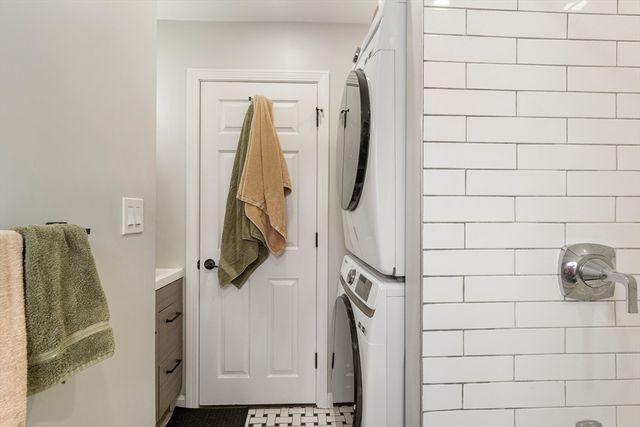 249 Everett St 2, Boston, MA 02128