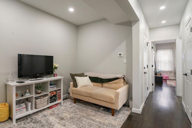 249 Everett St 2, Boston, MA 02128