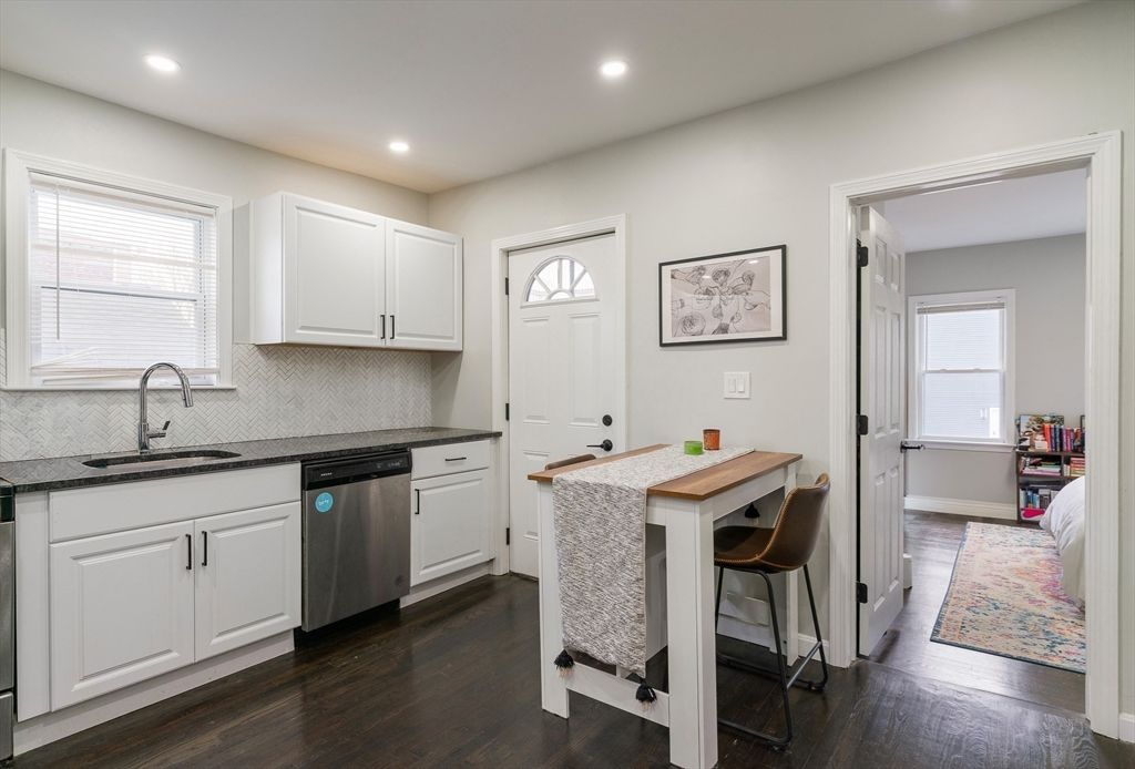 249 Everett St 2, Boston, MA 02128