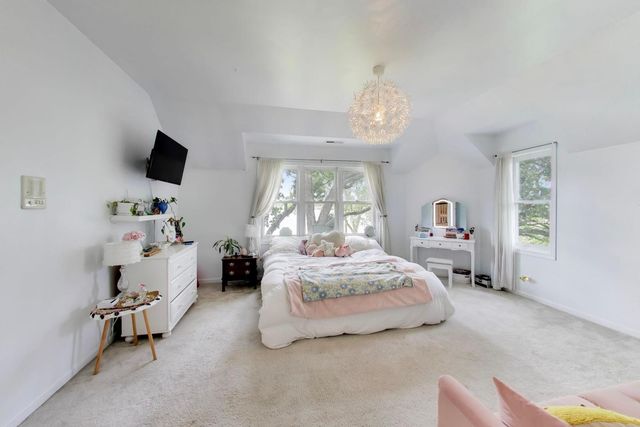 605 Lake Shore Boulevard, Wauconda, IL 60084