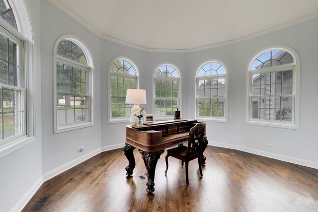 605 Lake Shore Boulevard, Wauconda, IL 60084