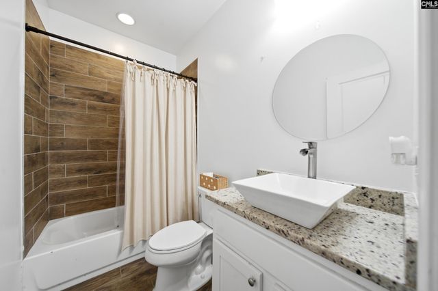 208 Crestwood Arch Way, Lexington, SC 29073