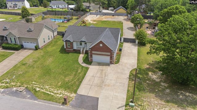 208 Crestwood Arch Way, Lexington, SC 29073