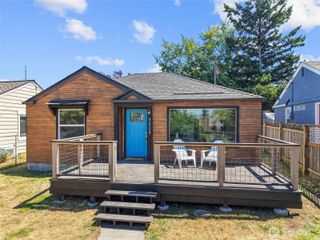 7924 14th Avenue SW, Seattle, WA 98106