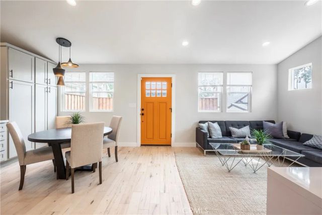 4039 Clayton Avenue, Los Angeles, CA 90027