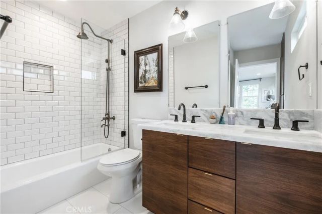 4039 Clayton Avenue, Los Angeles, CA 90027