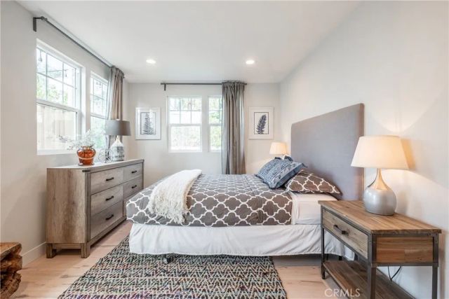 4039 Clayton Avenue, Los Angeles, CA 90027