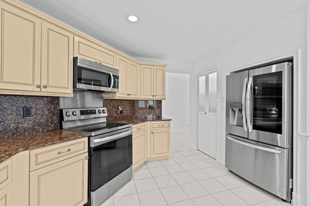 6517 Via Rosa, Boca Raton, FL 33433