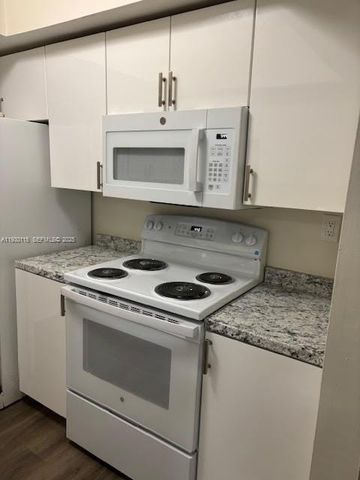 6543 Boulevard Of Champions, North Lauderdale, FL 33068