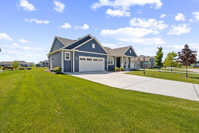 35209 Winnebago COURT, Summit, WI 53066