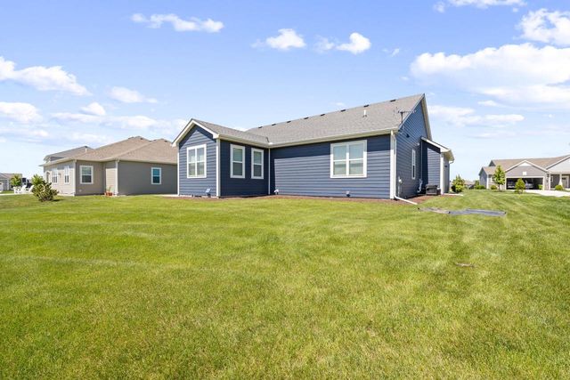 35209 Winnebago COURT, Summit, WI 53066