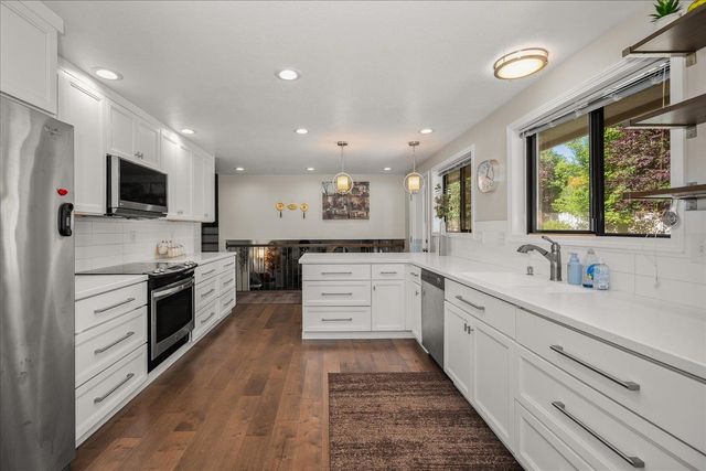 5116 W Ridgecrest Dr, Spokane, WA 99208
