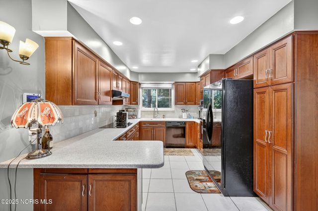 2523 Briarwood Lane, Toledo, OH 43615