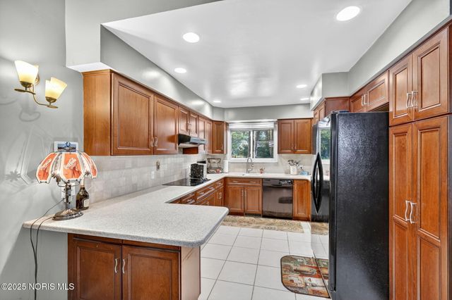 2523 Briarwood Lane, Toledo, OH 43615