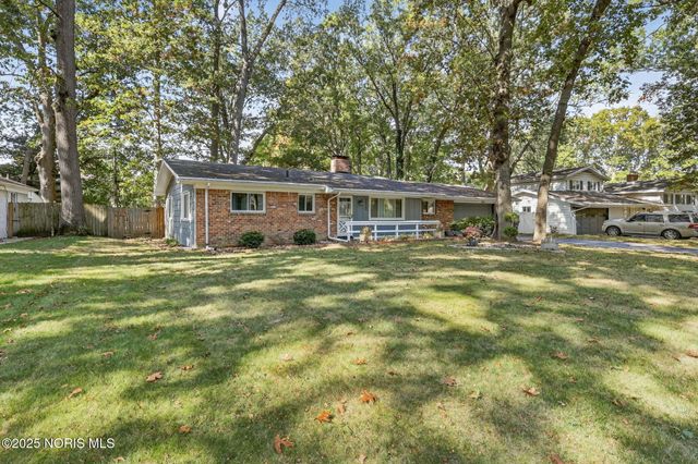 2523 Briarwood Lane, Toledo, OH 43615