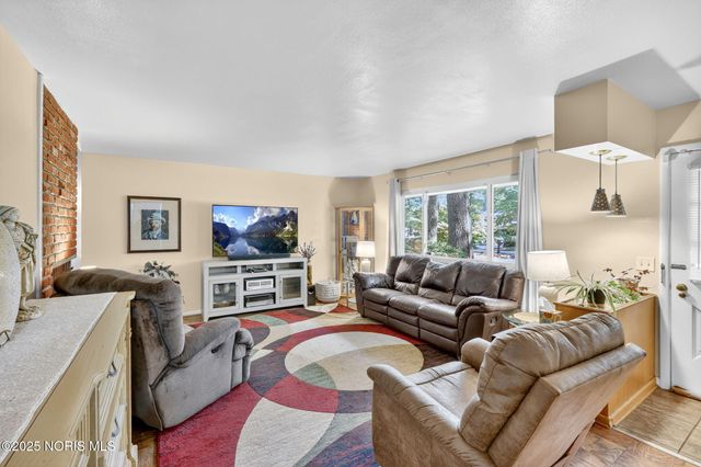 2523 Briarwood Lane, Toledo, OH 43615