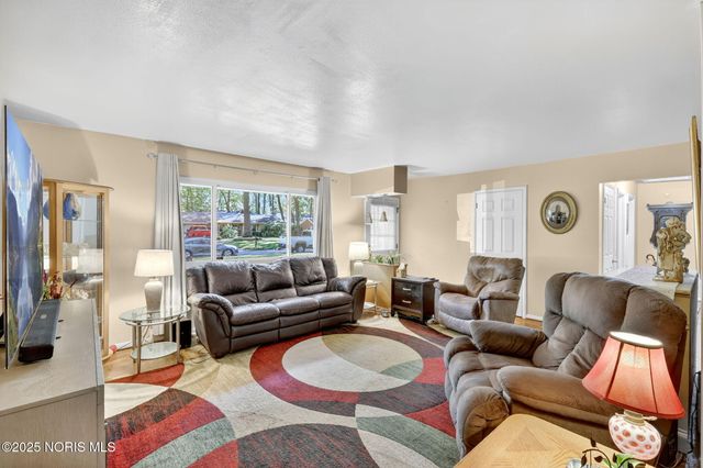 2523 Briarwood Lane, Toledo, OH 43615