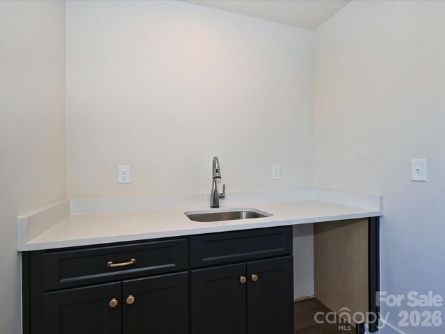 2428 Runnymede Lane, Charlotte, NC 28209