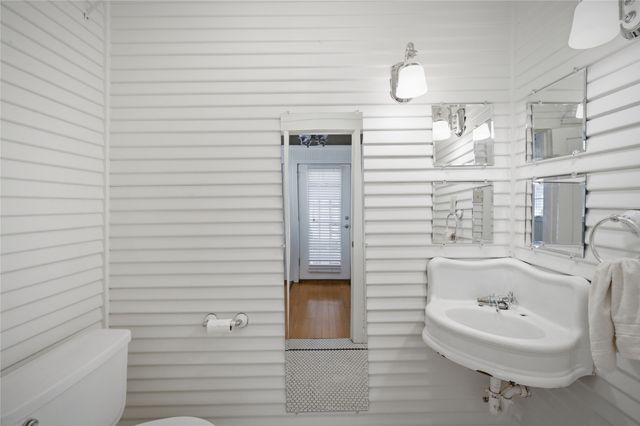 1231 W Main Street, Denison, TX 75020