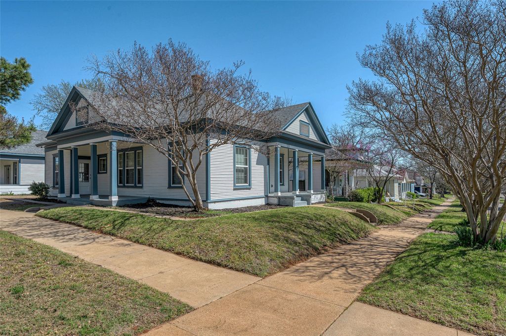 1231 W Main Street, Denison, TX 75020