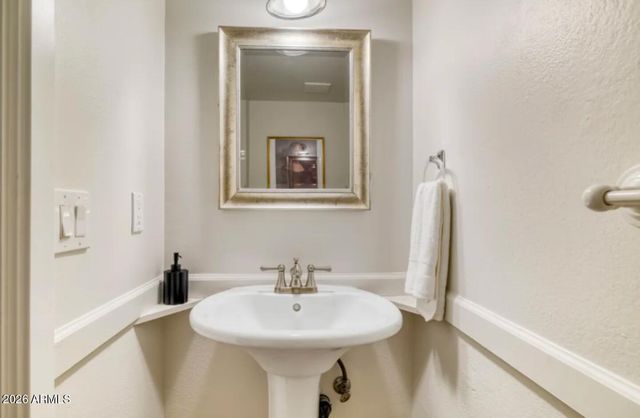 6905 E OSBORN Road D, Scottsdale, AZ 85251
