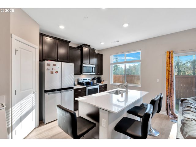 1929 Ne 100TH Cir, Vancouver, WA 98686