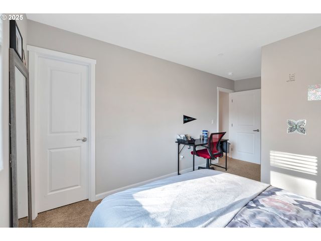 1929 Ne 100TH Cir, Vancouver, WA 98686