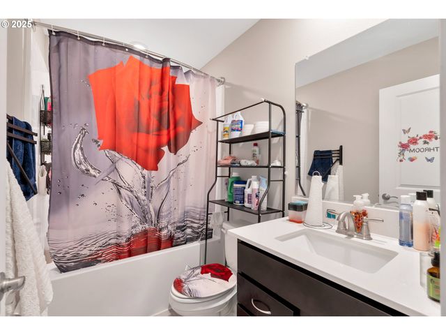 1929 Ne 100TH Cir, Vancouver, WA 98686