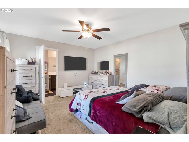 1929 Ne 100TH Cir, Vancouver, WA 98686