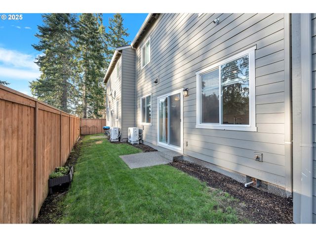 1929 Ne 100TH Cir, Vancouver, WA 98686