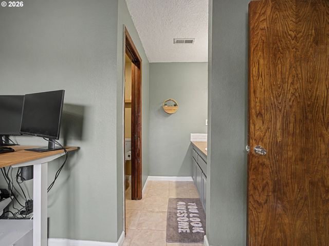 3214 Ne 29TH St, Gresham, OR 97030