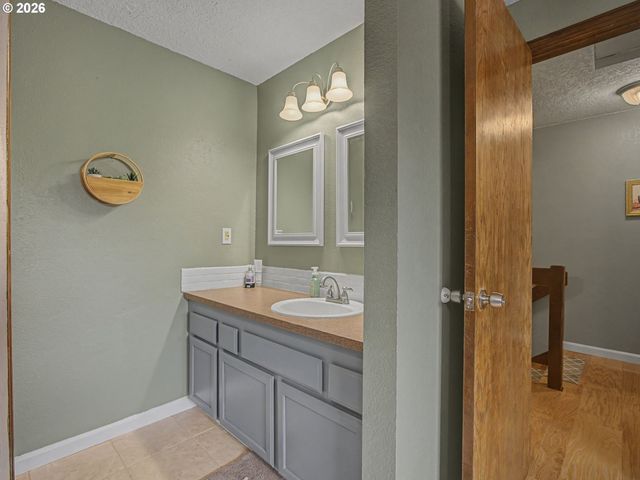 3214 Ne 29TH St, Gresham, OR 97030