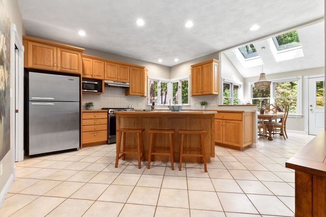 64 Leslie Rd, Rowley, MA 01969