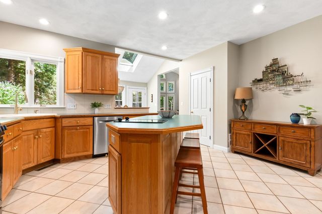 64 Leslie Rd, Rowley, MA 01969
