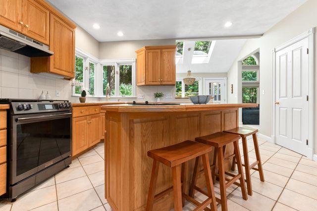 64 Leslie Rd, Rowley, MA 01969