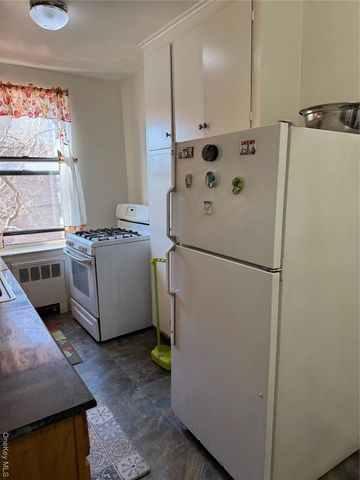 745 E 231st Street 3F, Bronx, NY 10466