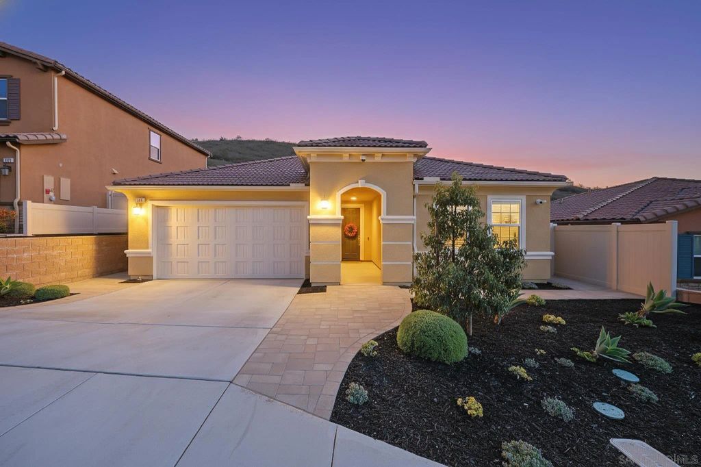 893 Woodhaven Rd, San Marcos, CA 92069